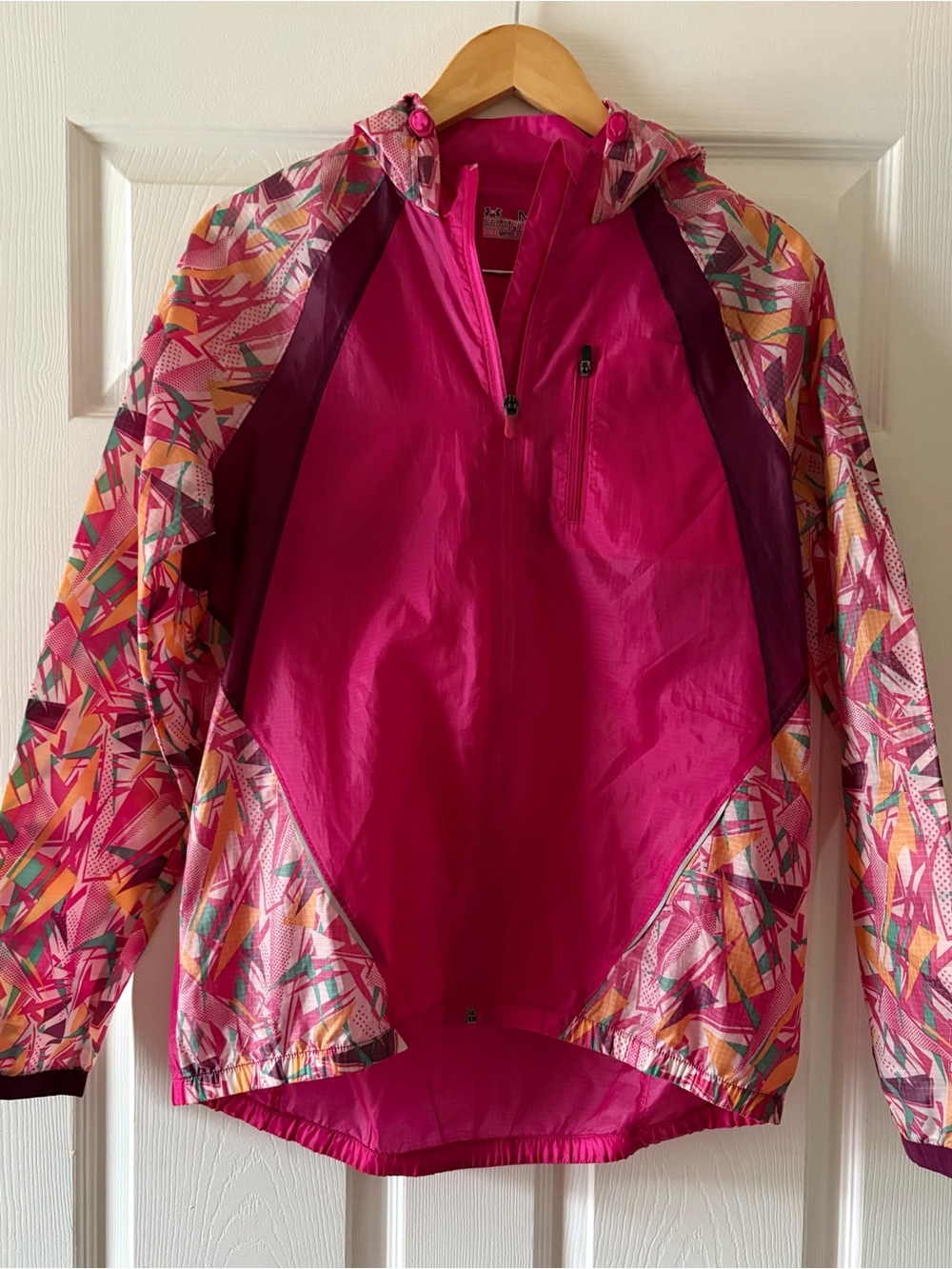 Under Armour Women's Hot Pink Geometric Windbreaker